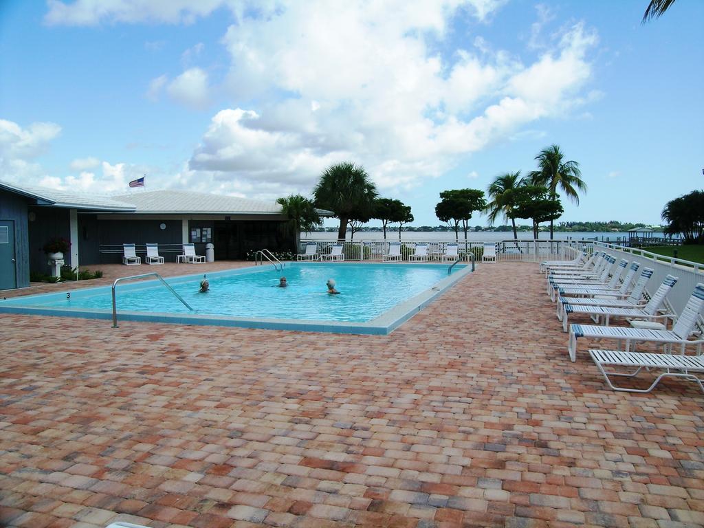 Pierpoint Yacht Club Condos in Stuart FL