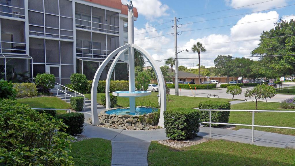 Royal Oak Towers Condos in Downtown Stuart