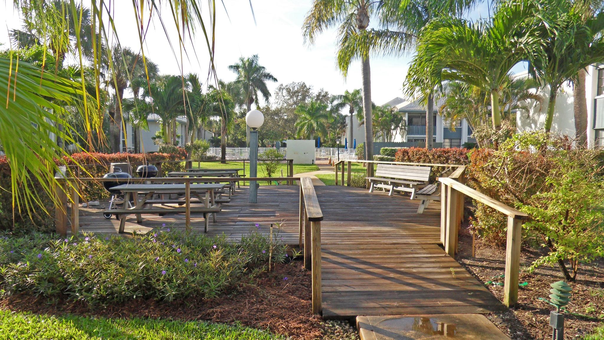 Pierpoint Yacht Club Condos in Stuart FL