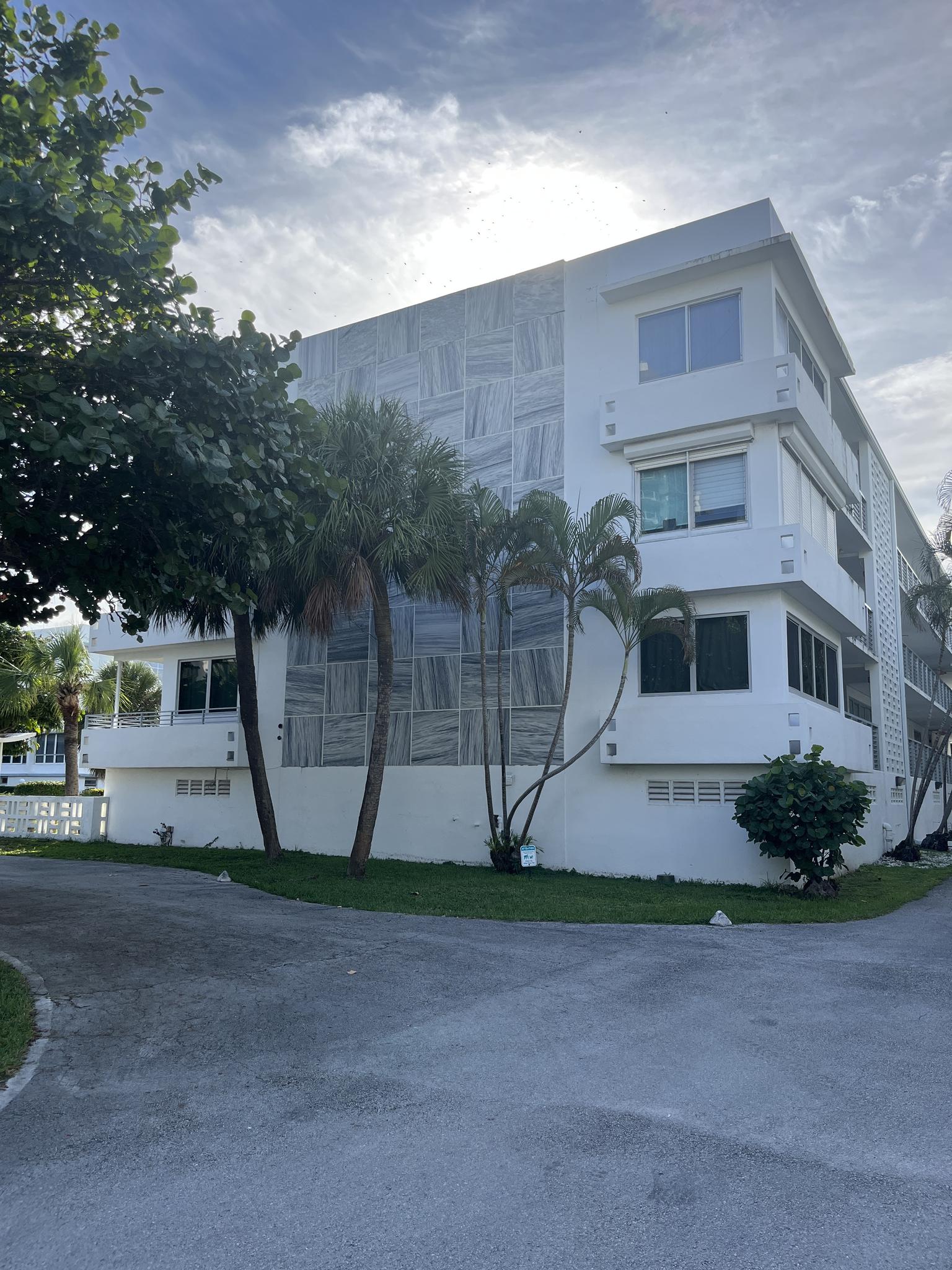 Bal Bridge Condo North condos for sale and rent Bal Harbour, FL.