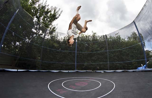 Games To Play On The Trampoline For 4