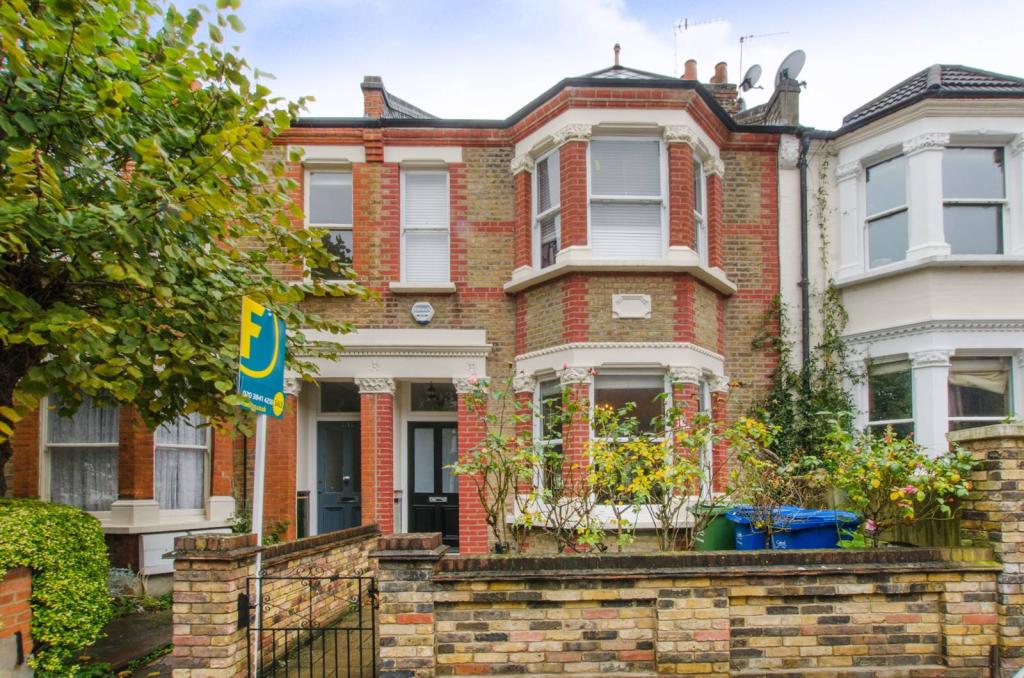 5 Bedroom Terrace House for Sale Reby Online