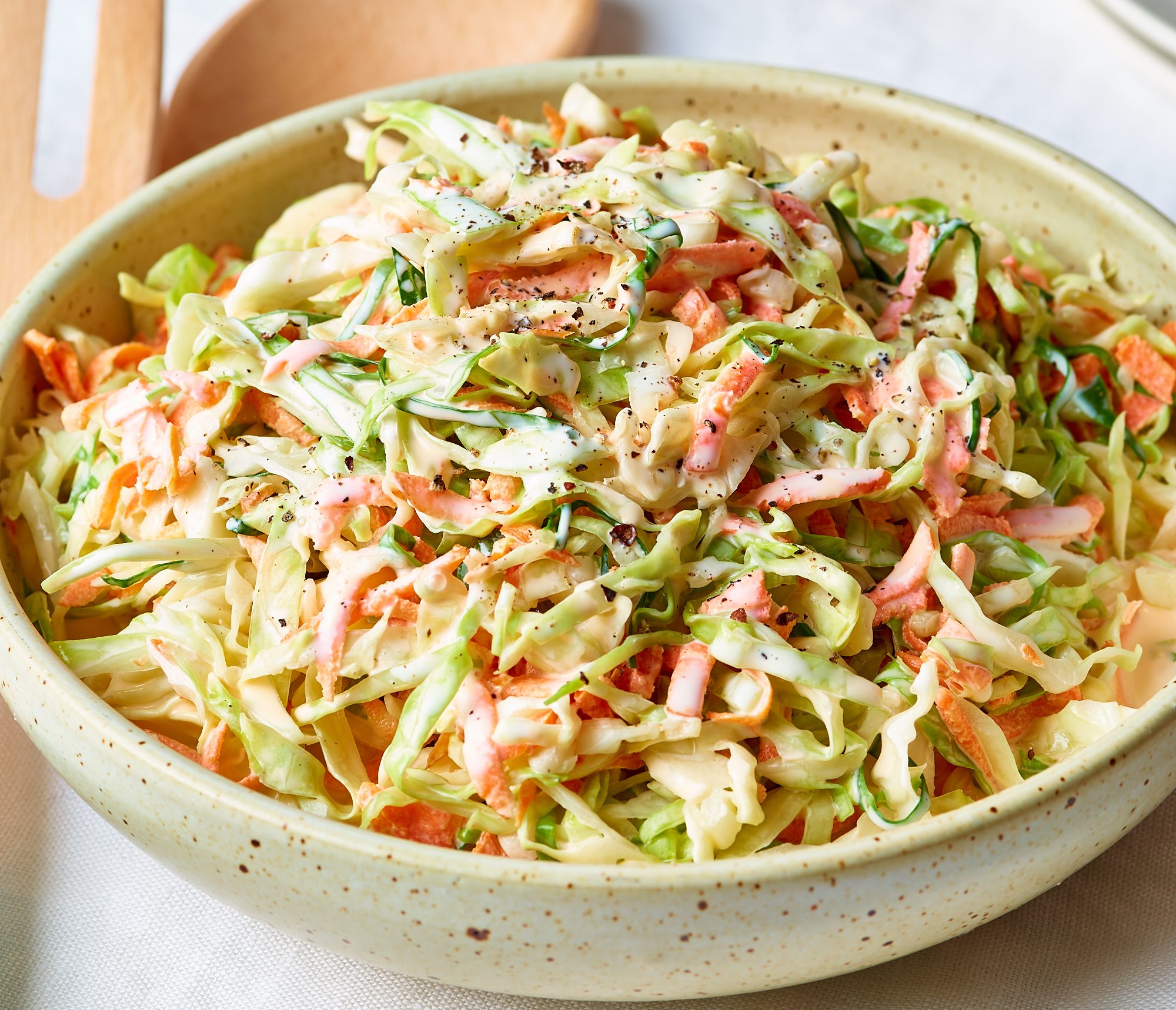 Salada de repolho, abacaxi e cenoura um sabor extremamente delicioso