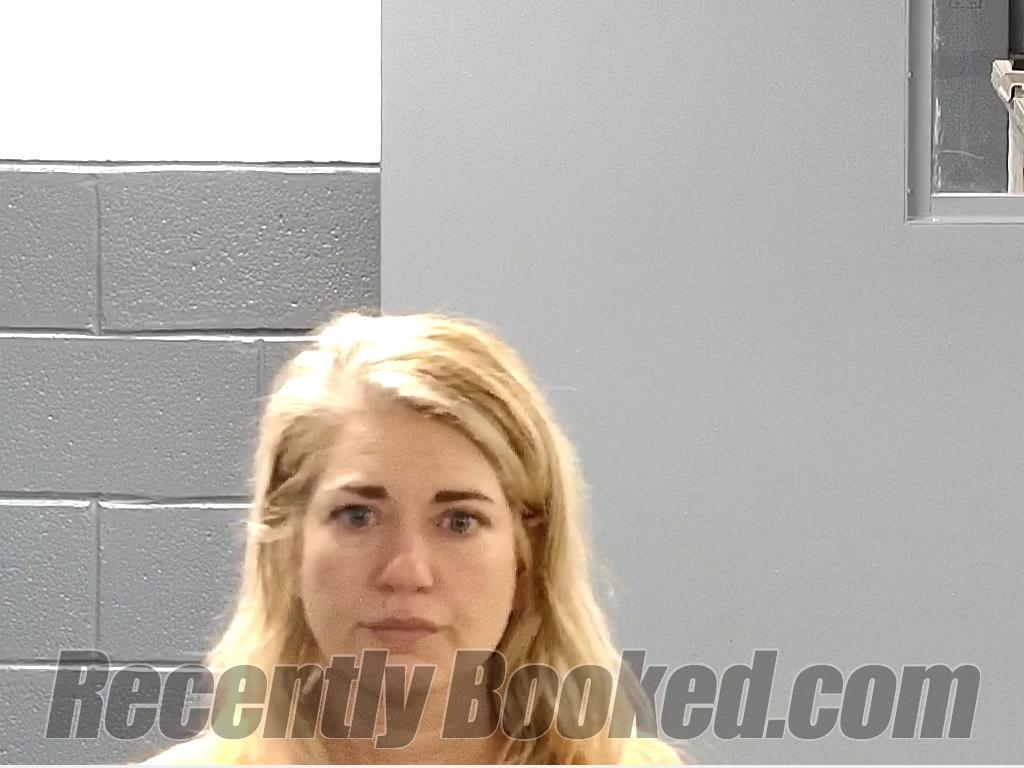 Recent Booking / Mugshot for DAYNA ANN SCHIAVO in Marion County, South