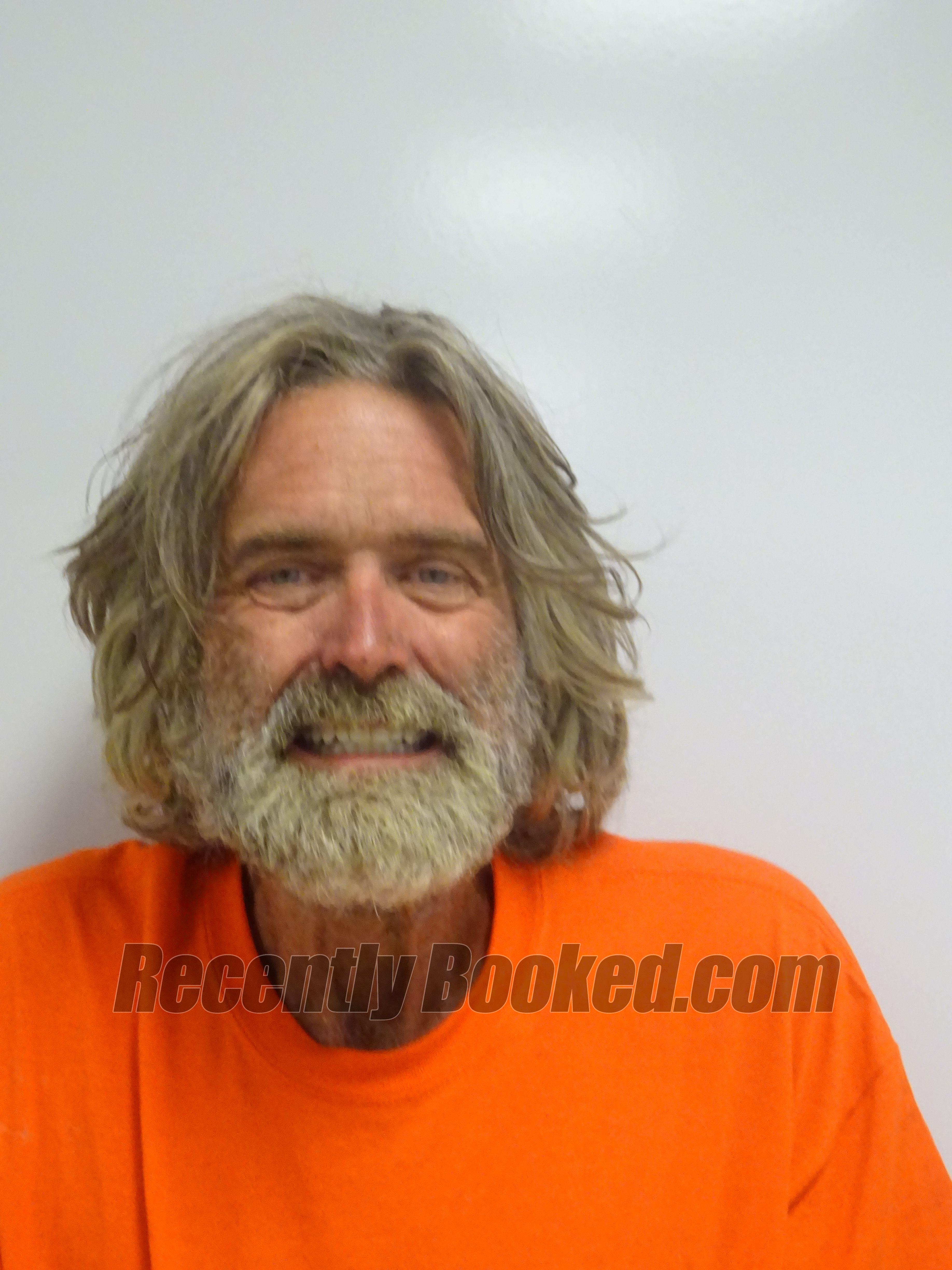 Recent Booking / Mugshot for ROBERT MICHAEL SMITH in Lake County