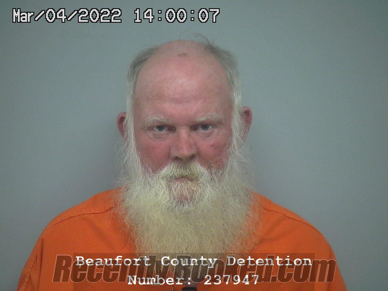 Recent Booking / Mugshot for DOUGLAS WAYNE SEAGRAVES in Beaufort County