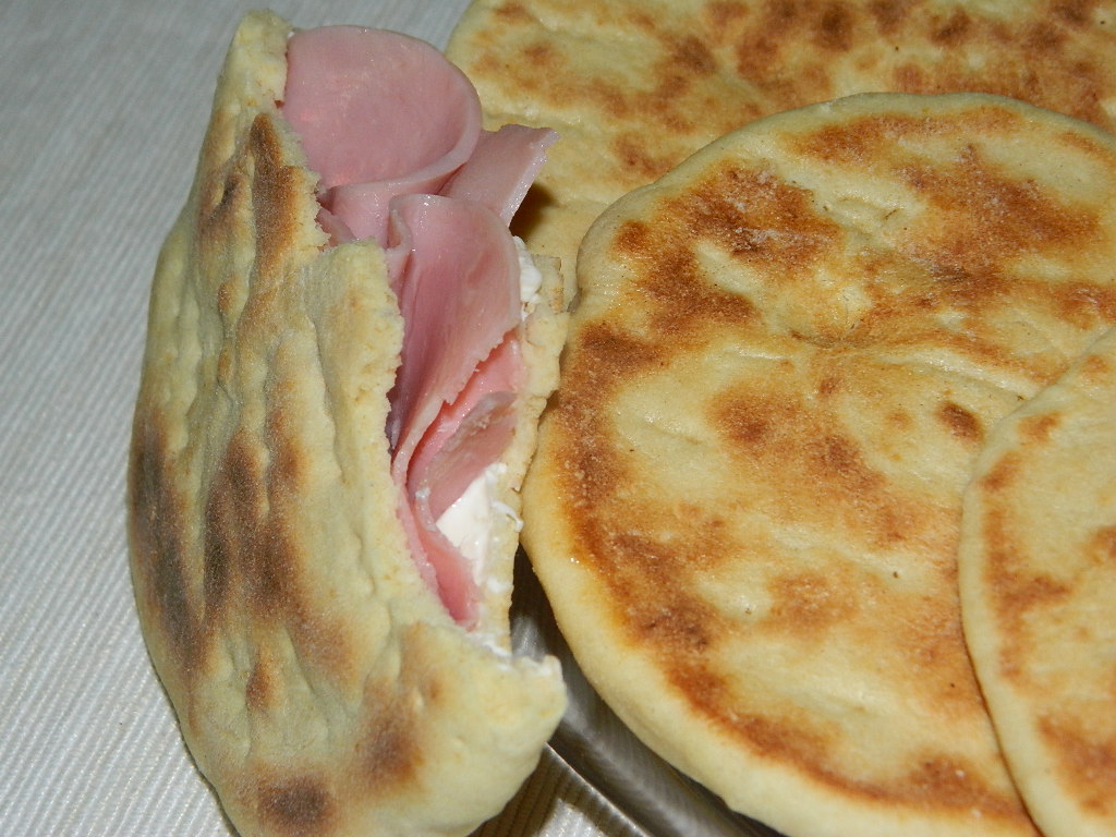 Arepas Andinas Venezolanas/ Arepas de Trigo YouTube