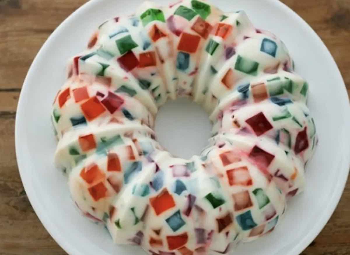 Gelatina de mosaico. Un postre fácil y lleno de color Galleta