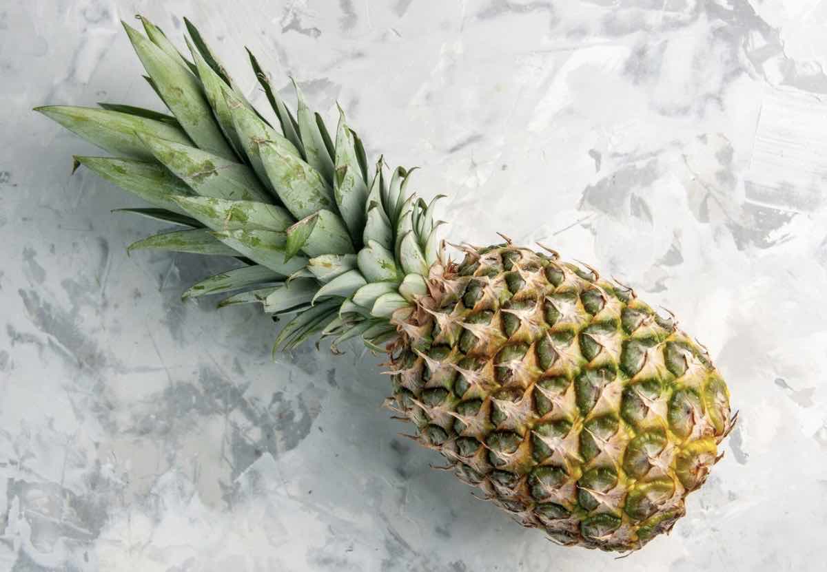 Cómo pelar una piña de forma fácil y rápida, no tardarás ni 5 minutos