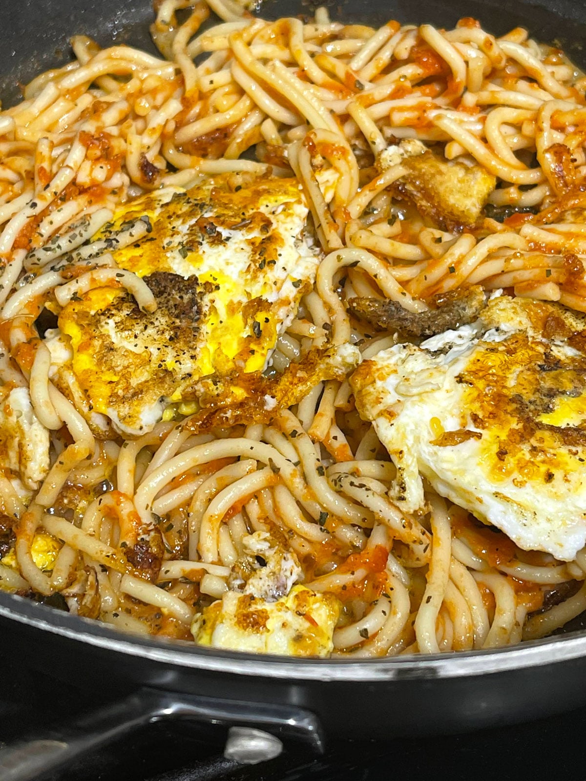 Fried Spaghetti Noodles With Eggs Using Leftover Pasta