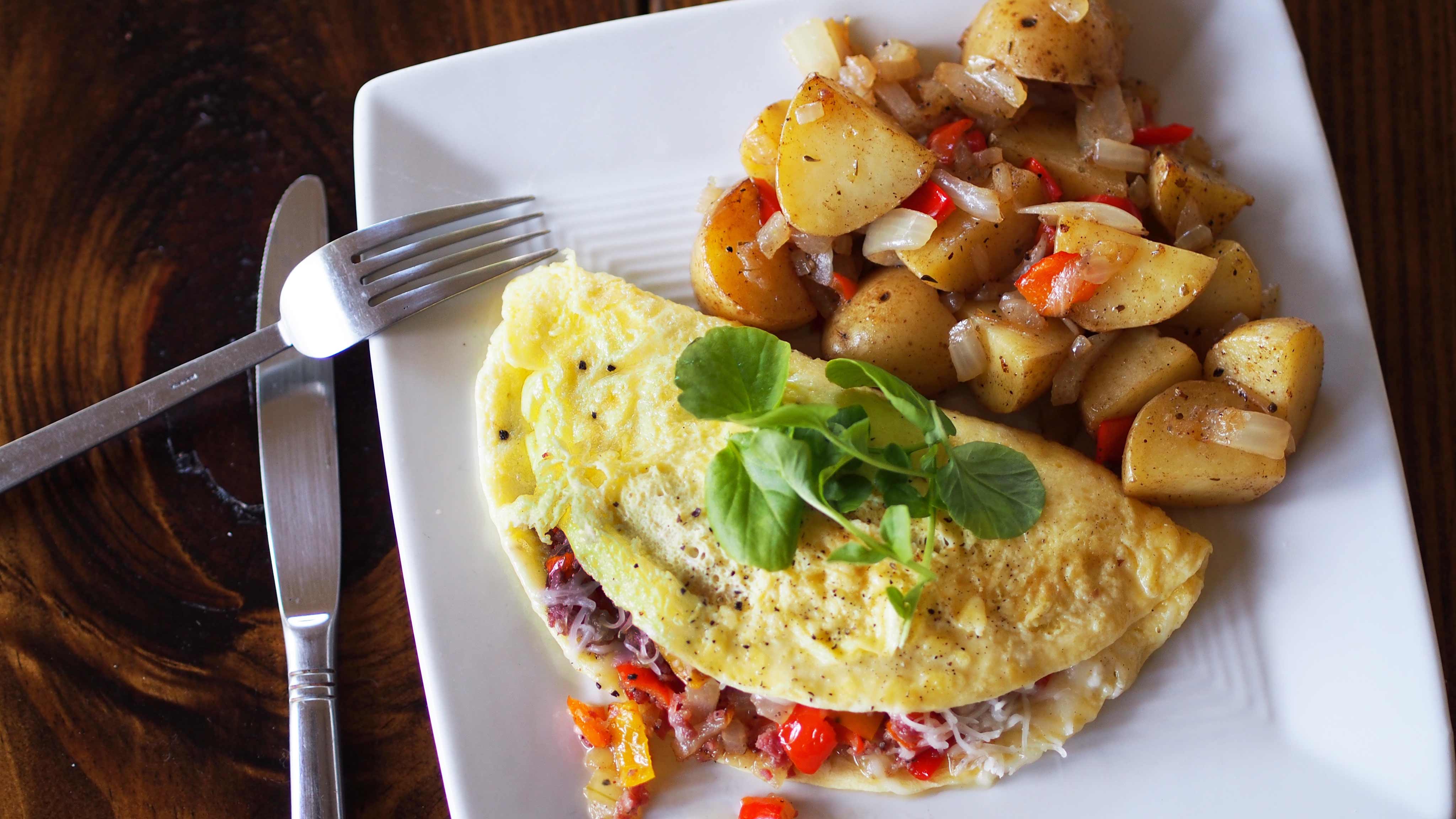 SHOP 'n SAVE Recipe Salami and Peppers Omelet