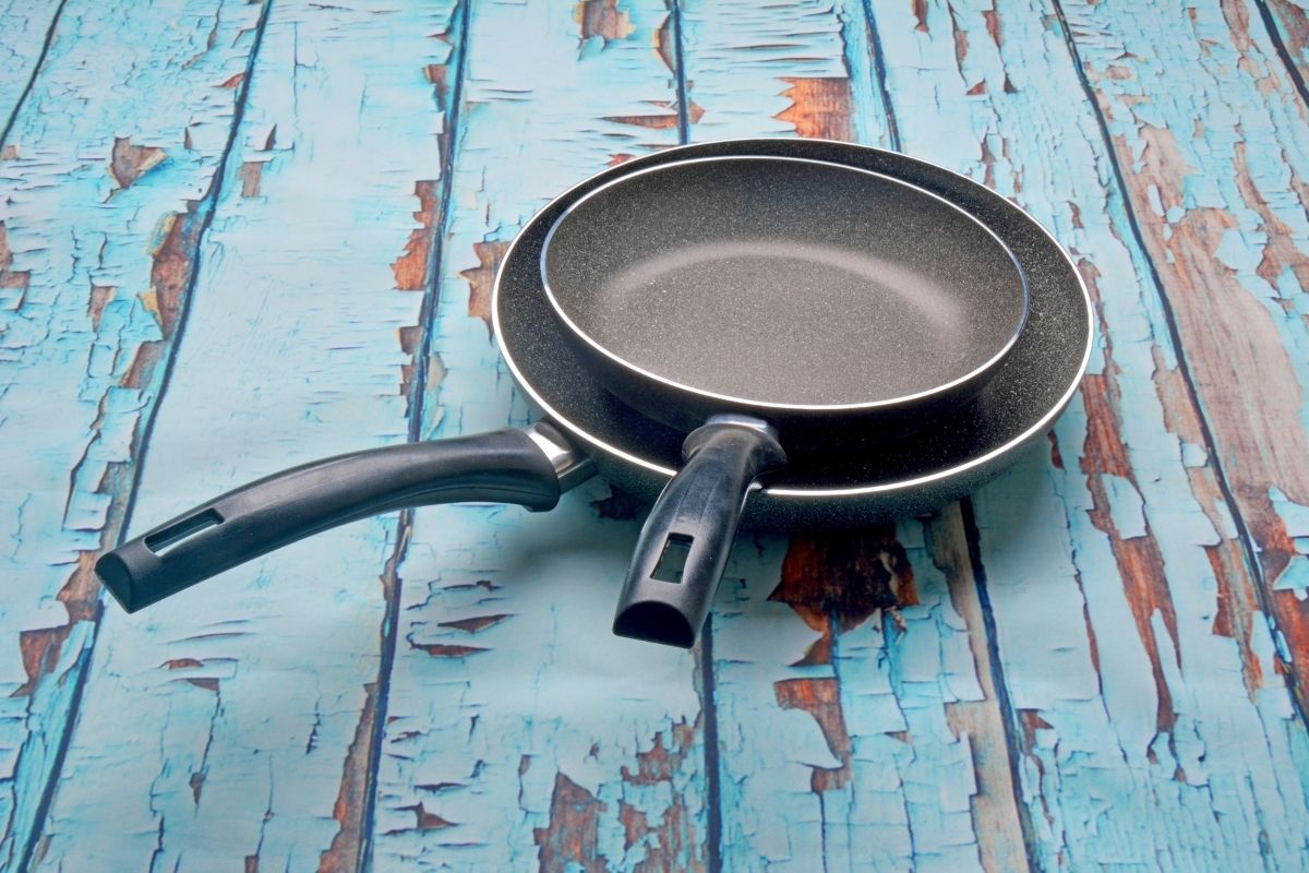 Skillet vs Frying Pan What's the Difference? (Updated 2024)