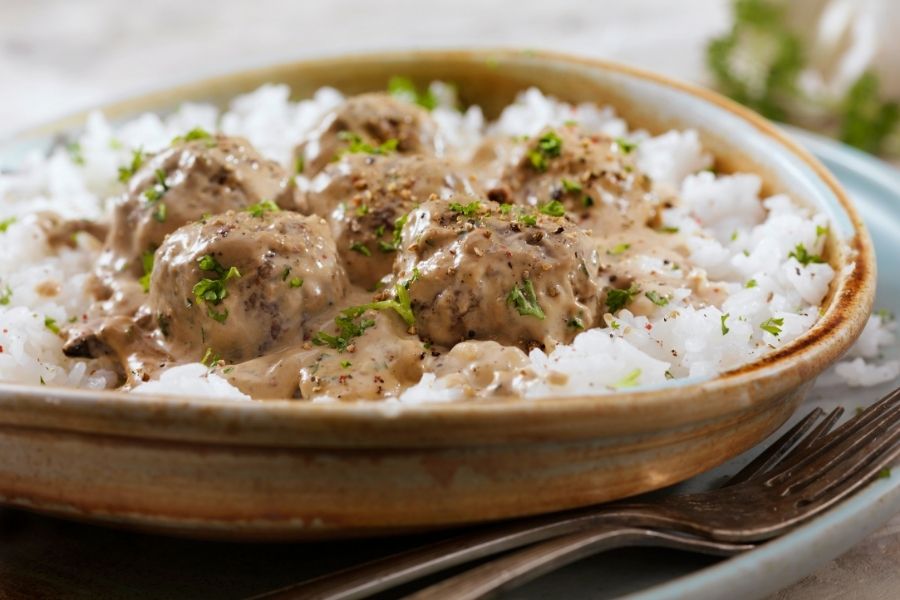 4 Best Sides to Serve with Swedish Meatballs (Updated 2024)