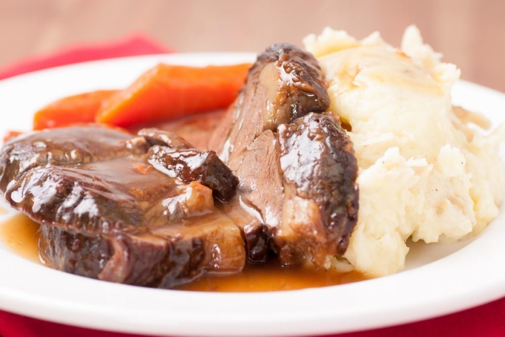 11 Best Sides for Pot Roast (Updated 2024)