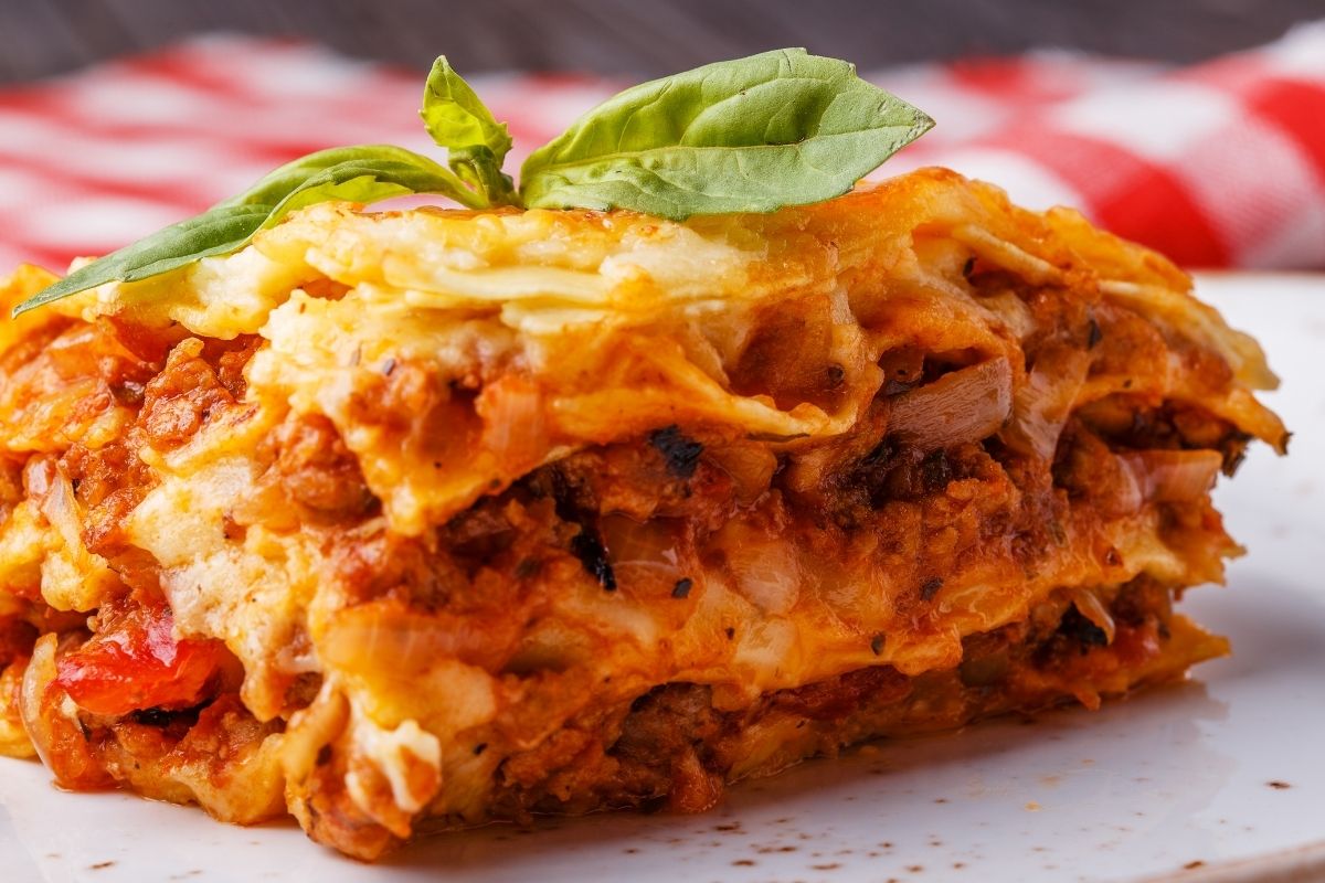 13 Best Sides for Lasagna Italian Meals (Updated 2024)