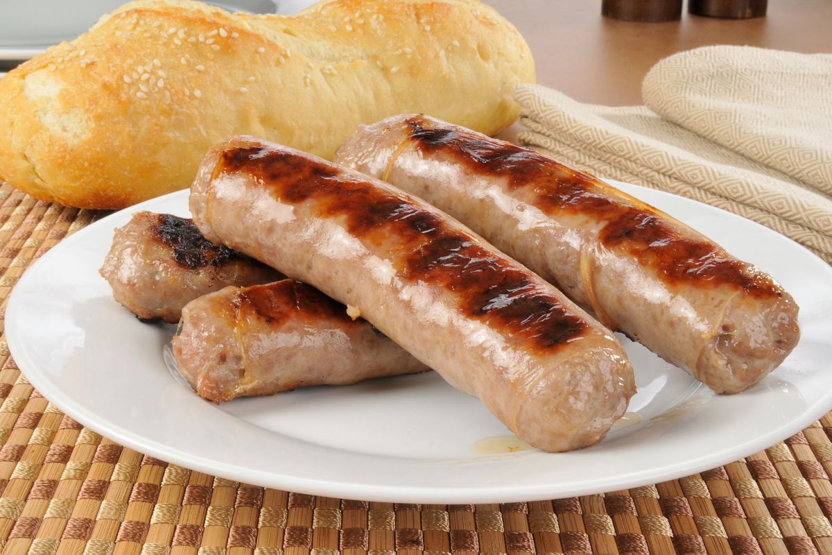 How Long Do Cooked Brats Last in the Fridge (Updated 2024)