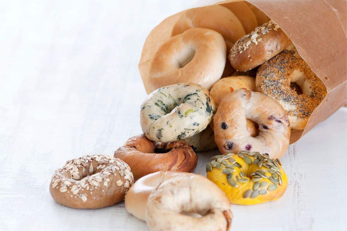 How to Toast a Bagel in the Oven (4 Easy Steps)