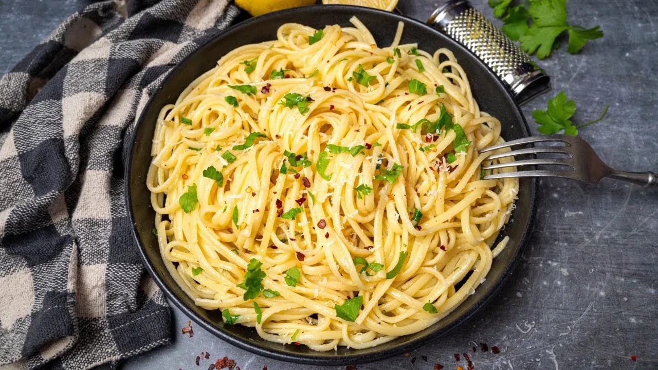 Creamy Lemon Garlic Pasta Recipe quick and easy