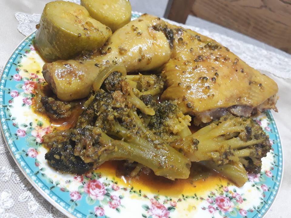 עוף עם ברוקולי וקישואים גם בריא גם טעים מתכונים בכל מיני