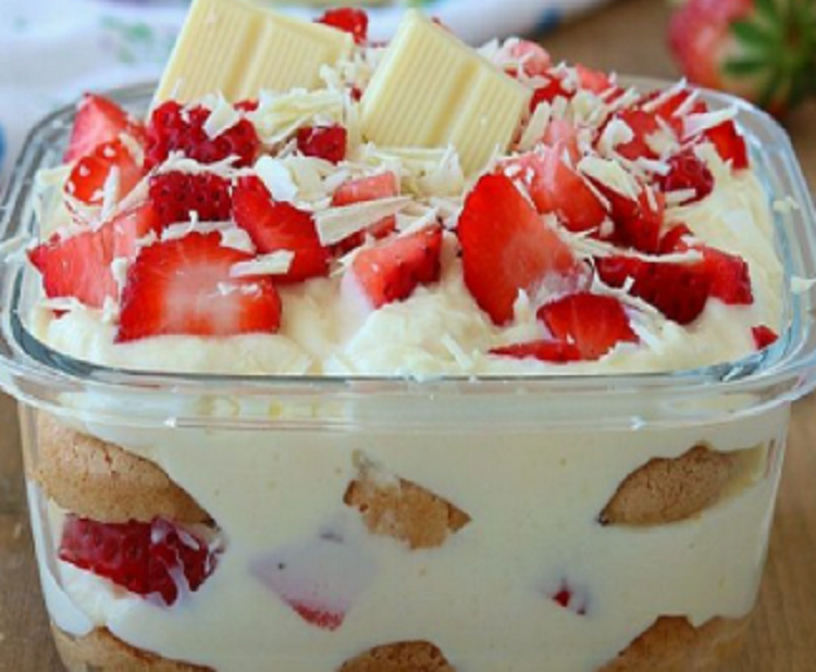 Strawberry and white chocolate tiramisu Best Cooking recipes In the world