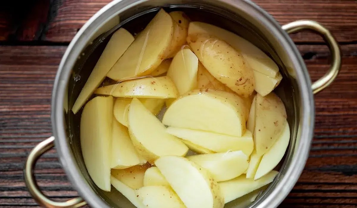 Why Soak Potatoes in Water Before Air Frying? Why It's Essential