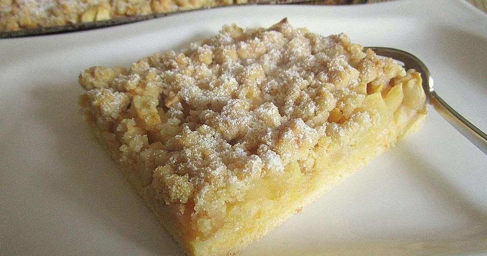 Apfelkuchen mit Streuseln vom Blech Recipesviva
