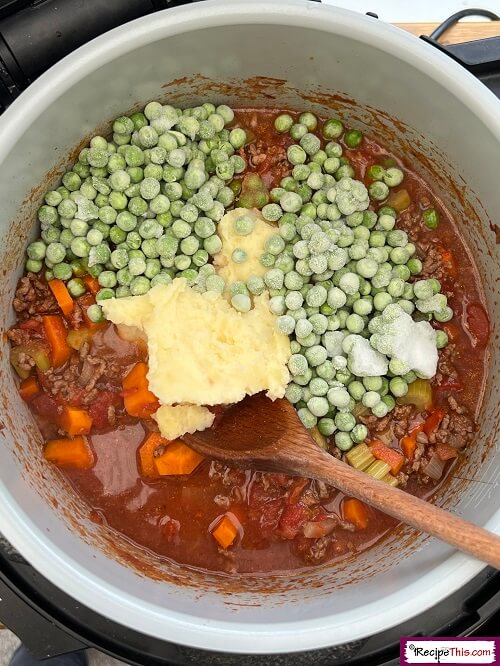 Recipe This Slow Cooker Minced Beef Cobbler