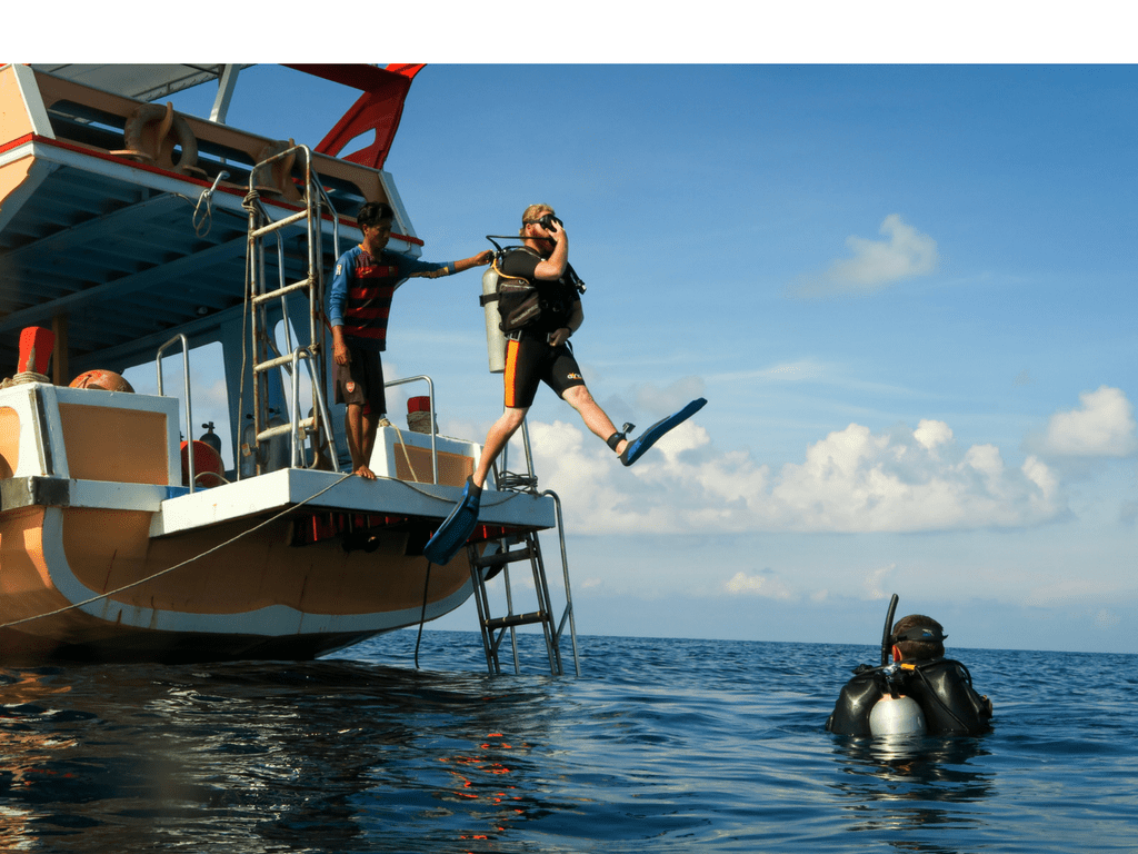 8 Reasons To Do Your Scuba Diving in Koh Tao, Thailand • Reckless Roaming