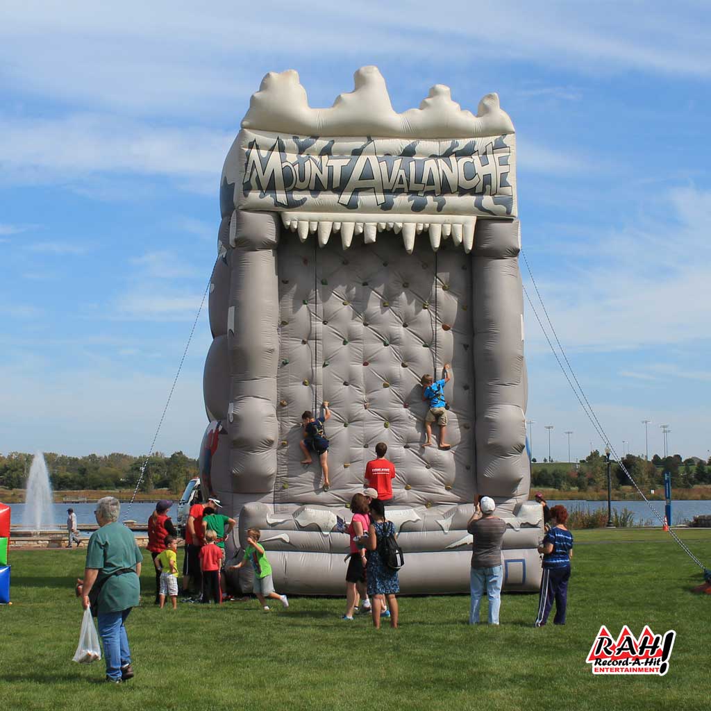 Climbing Wall Mt. Avalanche Inflatable RecordAHit Entertainment