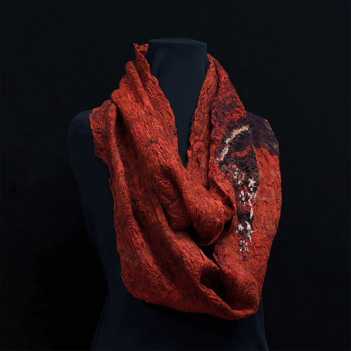 Red Loop Nuno Scarf re·creatively
