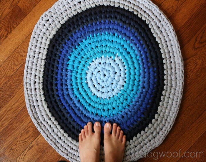 Awesome Idea Crochet Rug from Repurposed TShirts Recycled Crafts