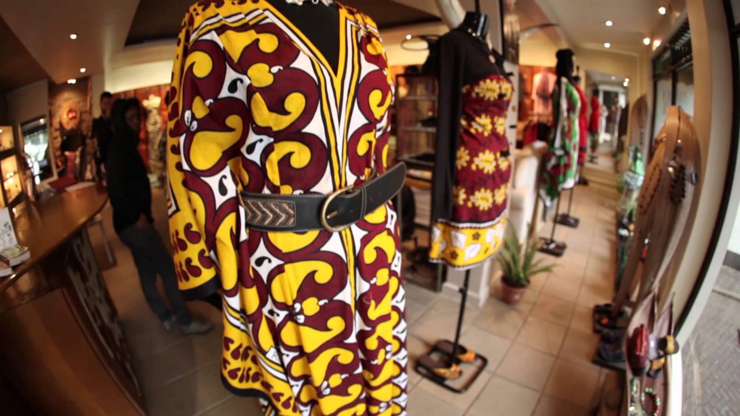 Kenyan reuse market for secondhand clothing 'an example to the world