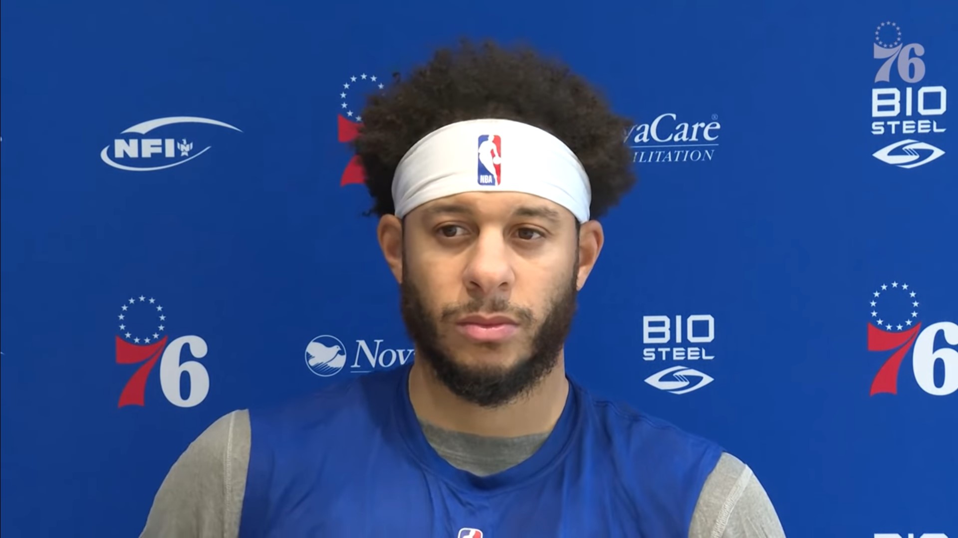 Seth Curry repousse les limites d'efficacité au tir 5050100, c'est