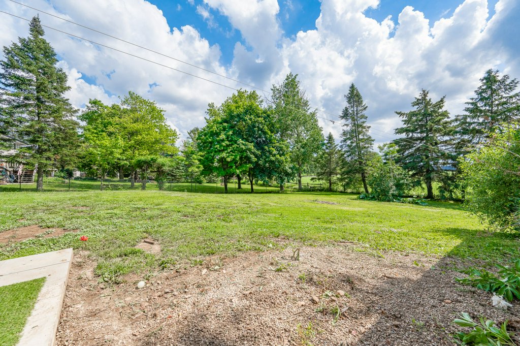 Solid Bungalow in Guelph Eramosa 5876 Wellington Rd. 7 Red Brick