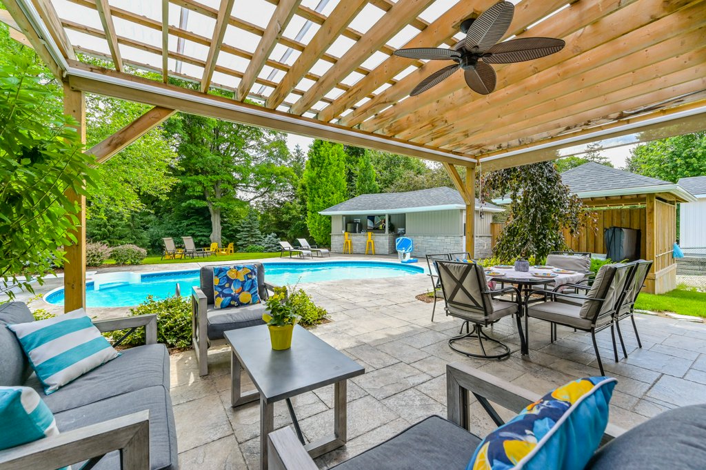 Exquisite Bungalow 11 Sunnybrae Cres. Red Brick Real Estate Brokerage