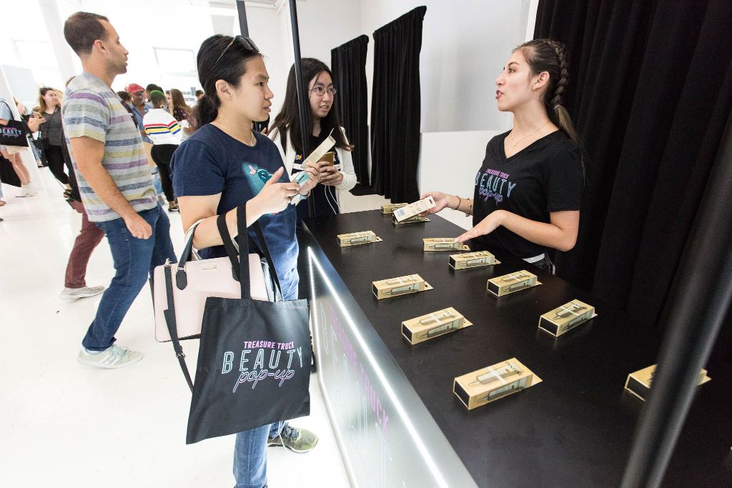 Amazon’s Treasure Truck makes a Stop in Dallas!