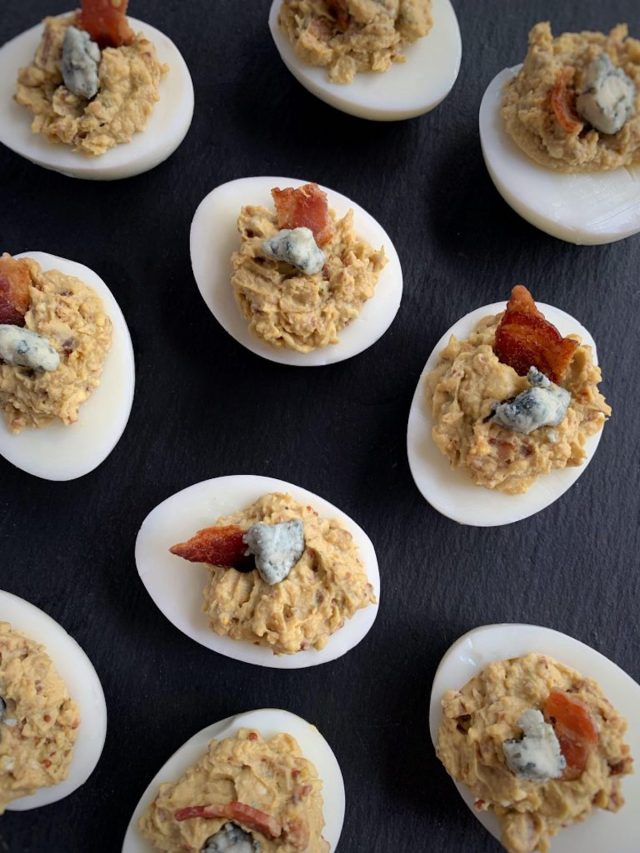 Bacon & Blue Deviled Eggs ⋆ Red Fermented Grapes