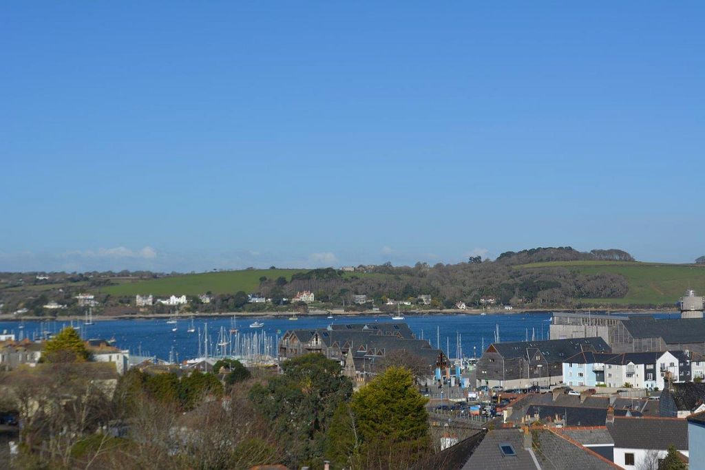 Tregenna Guest House, Melvill Road, Falmouth, TR11 4AR