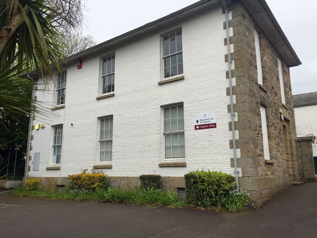 Alphington House, Alverton Place, Penzance, TR18