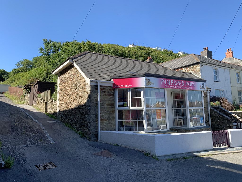 Pampered Paws, 1 Railway Terrace, Portreath, Redruth, Cornwall, TR16 4LD