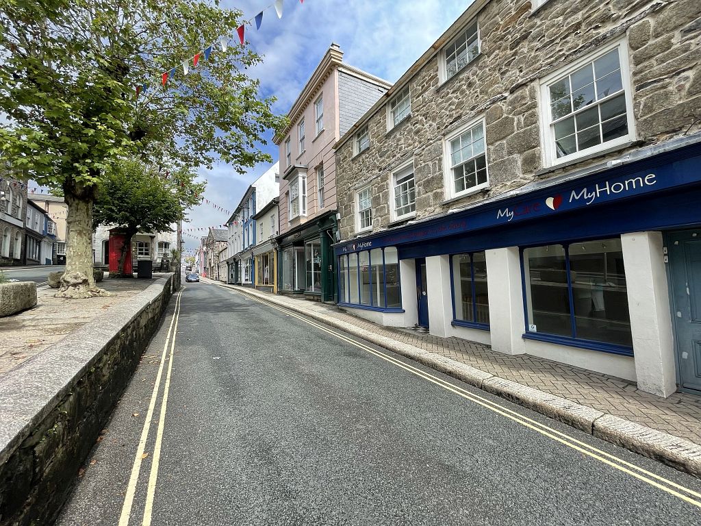 18 Lower Market Street, Penryn, TR10 8BG