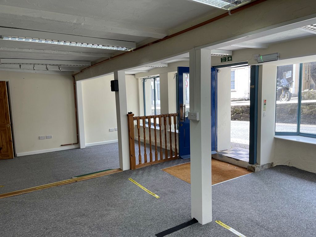 18 Lower Market Street, Penryn, TR10 8BG