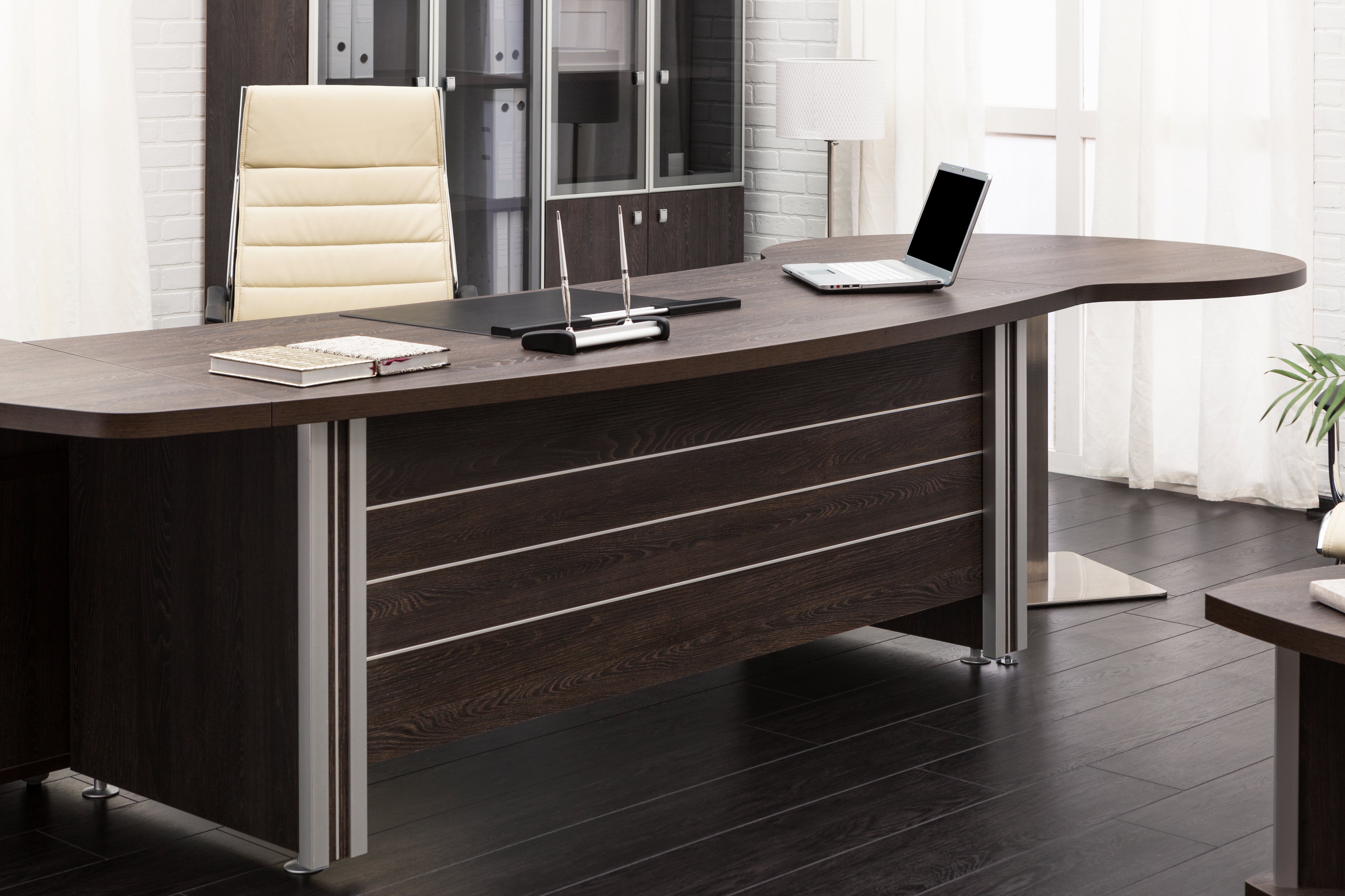 Desk Feng Shui Tips for Selecting an Auspicious Office Desk Red Lotus Letter