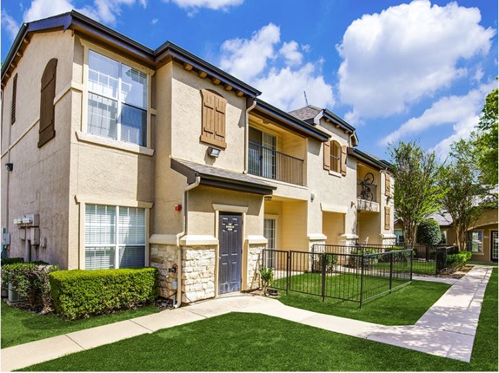 Suburban Dallas Multihousing Community Trades to New Owner REDnews