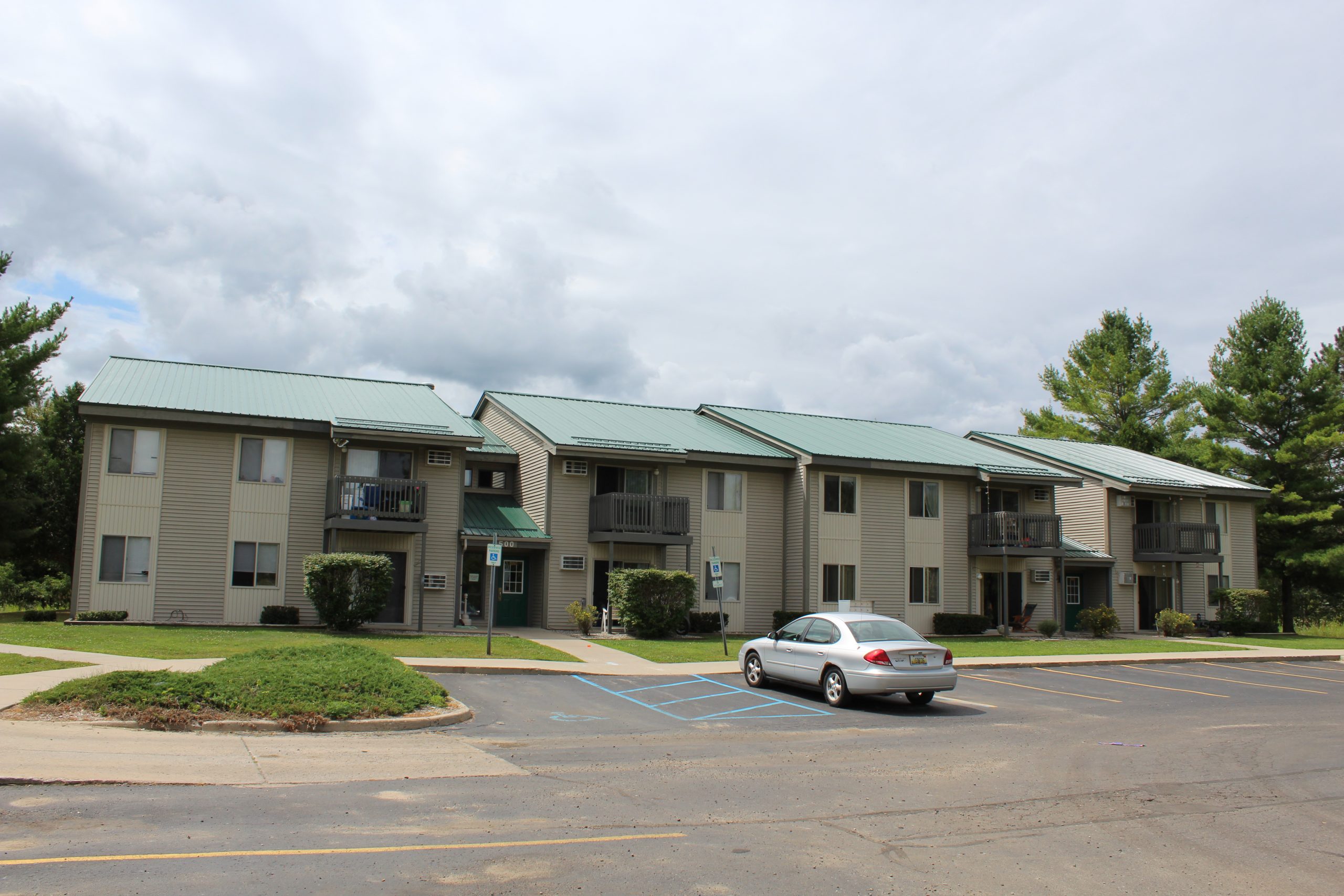 Wilkens Creek Apartments Red Oak Management Co., Inc.