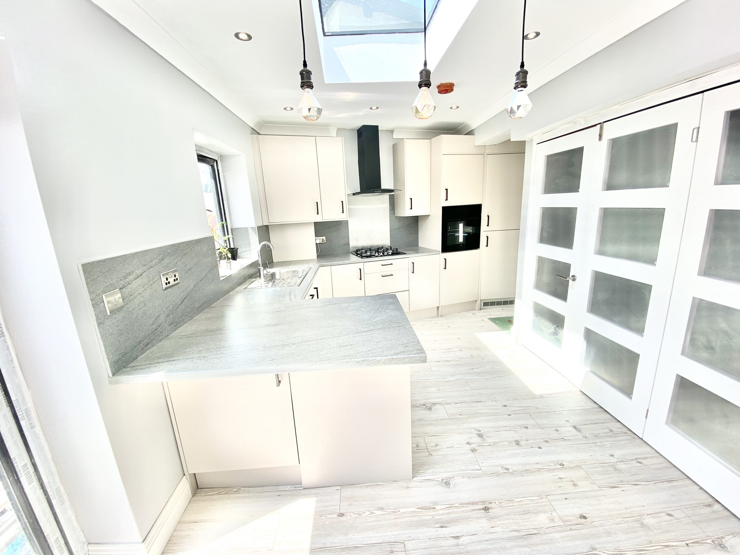 Dickens Avenue, Uxbridge, Hayes, UB8 3DN Redpad Estate Agents