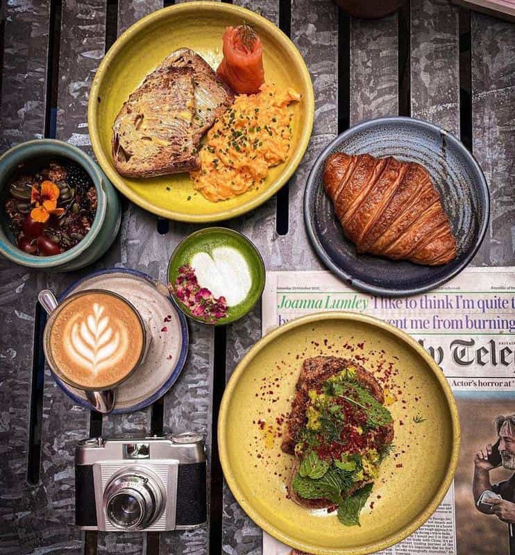 Top 9 Best Cafes in Notting Hill, London 2023 Red Rooster London