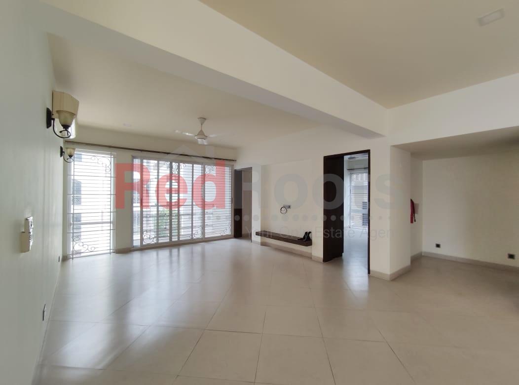 A SEMIFURNISHED 3200 SQ FT APARTMENT FOR RENT IN BARIDHARA DIPLOMATIC
