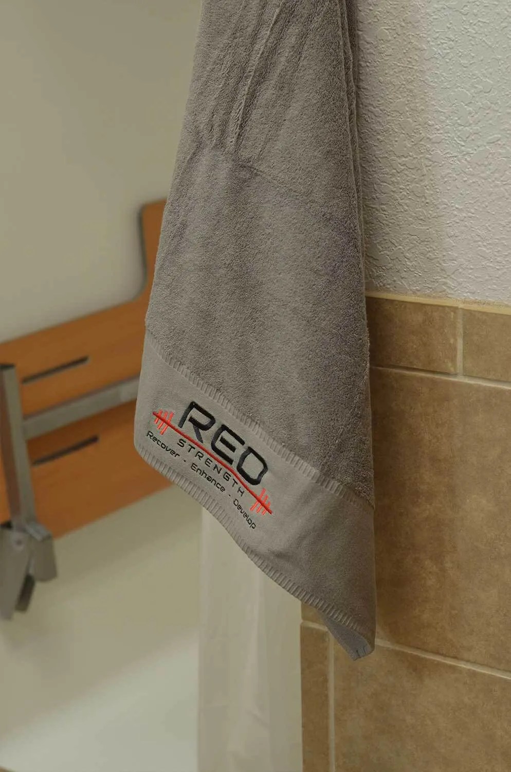 Shower Towels RED Strength