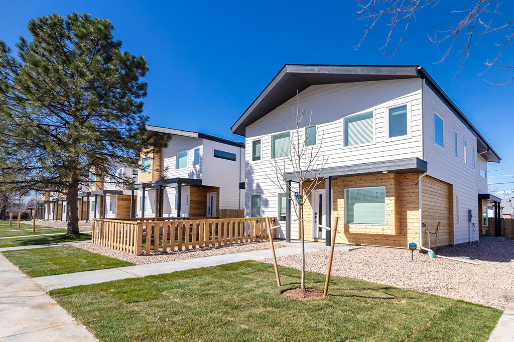 Uinta LiteHomes redT Homes